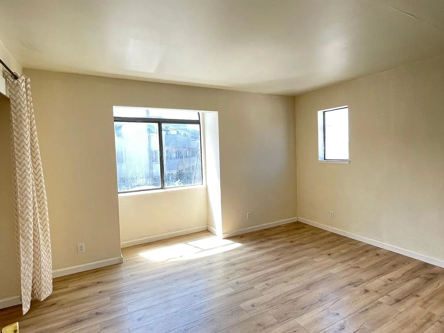 2586 Foothill Blvd — Photo 4