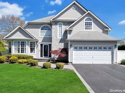 36 Justin Circle, Port Jefferson Station, NY, 11776