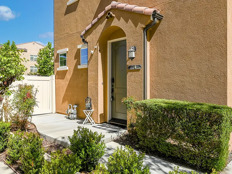 35861 Breckyn Ln — Photo 1