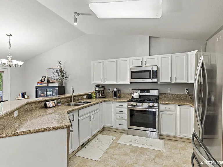 19982 Driftwood Bay Dr — Photo 4