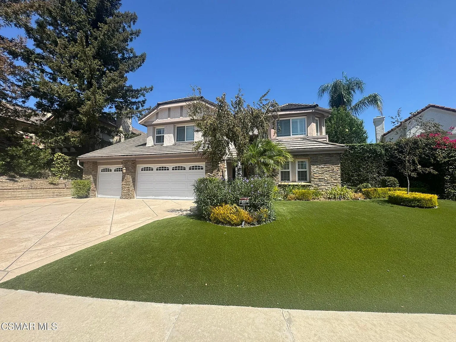 5 bed, 3.5 bath, 3442 sqft, $9,000 — Photo 2