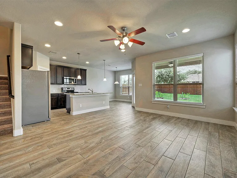 508 High Tech Dr #B — Photo 3