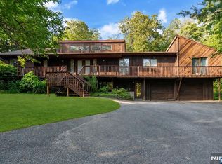 3 Bluefield Ct, Hillsdale, NJ 07642