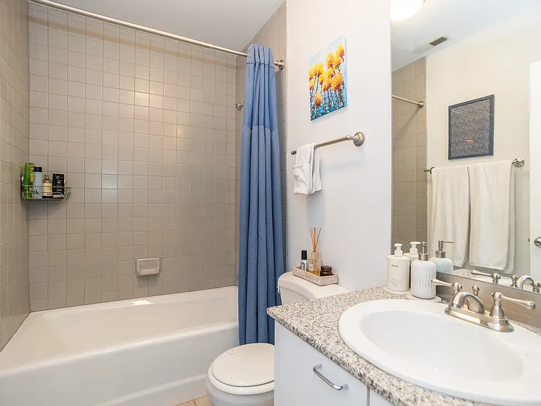 824 W Armitage Ave #2B — Photo 15