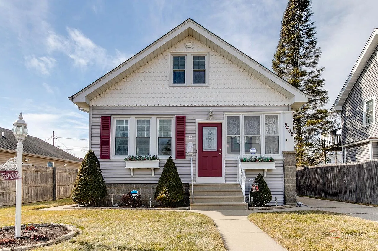 5408 33rd AVENUE photo 1