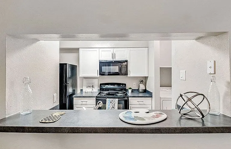 Viridian Apartments — Photo 6