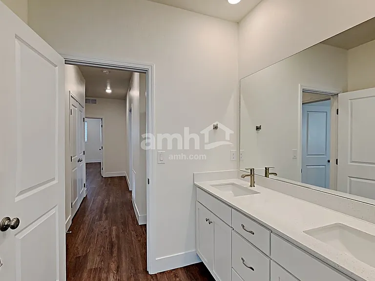 1890 N Montgomery Way — Photo 15