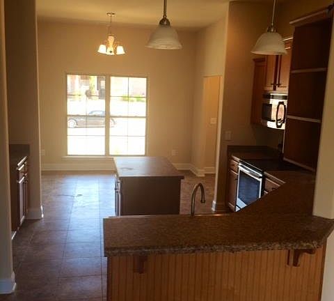 4th image of 127 Bermuda Lakes Dr