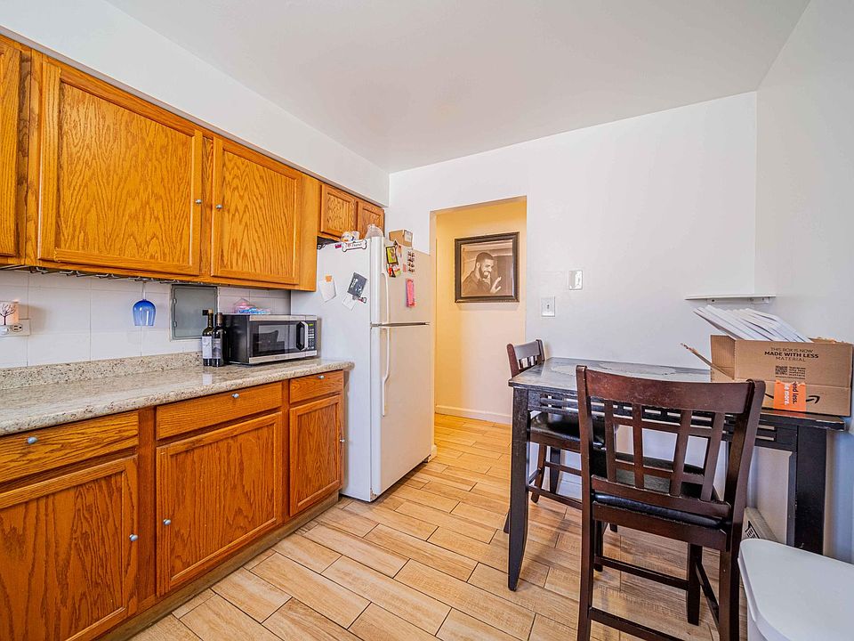 1st image of 5431 N Lincoln Ave APT 302