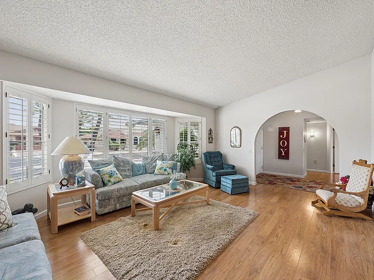 21414 N Palm Desert Dr — Photo 5