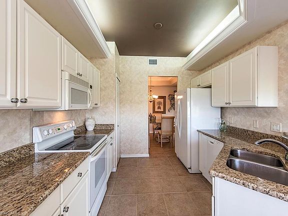5th image of 23600 Wisteria Pointe Dr APT 906