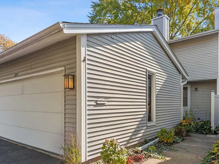 527 Winston Ln — Photo 12