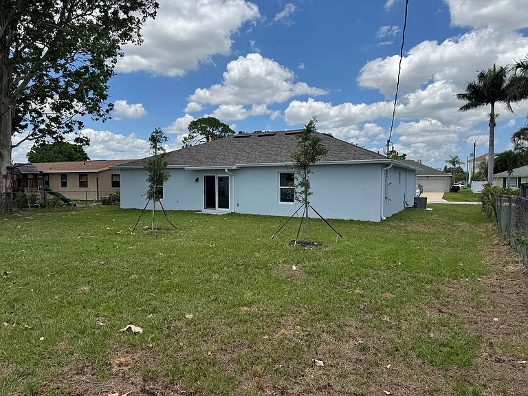 532 SW Buswell Ave — Photo 34