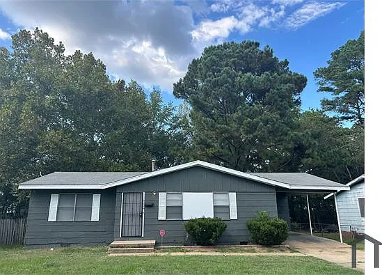 3 bed, 1200 sqft, $1,200 — Photo 1