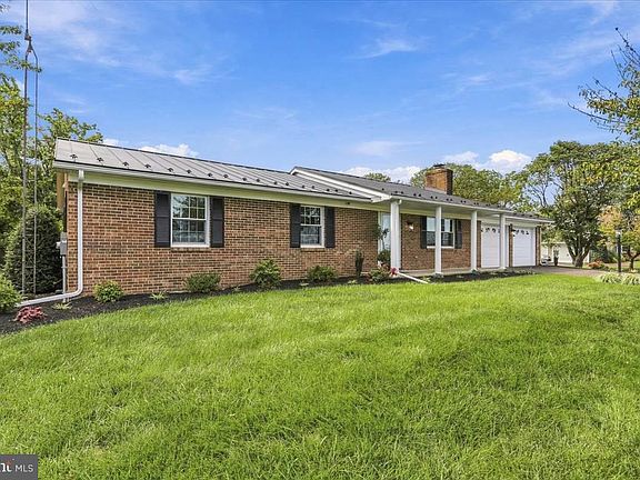 3rd image of 17713 Garden View Rd