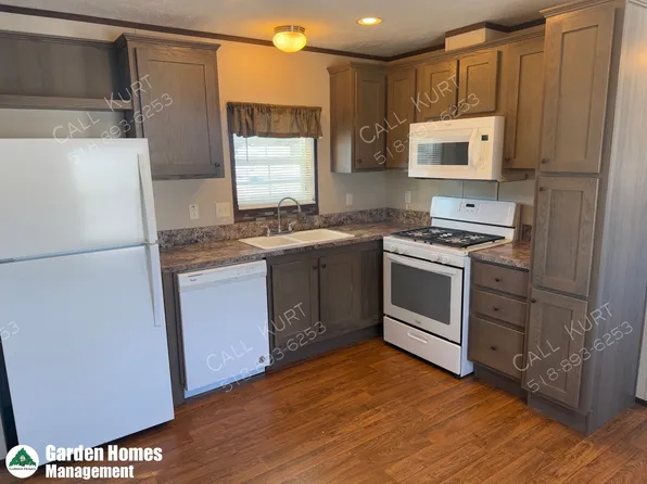 1107 N Creek Rd, Porter Corners, NY