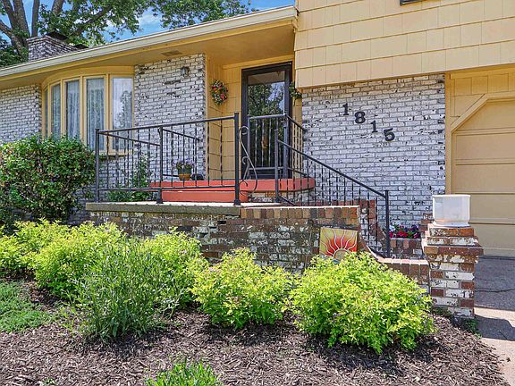 4th image of 1815 Denholm Dr
