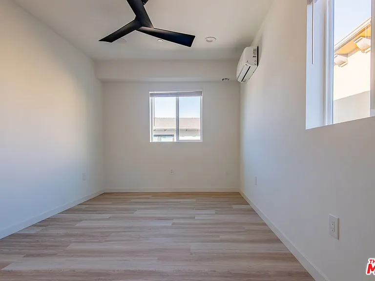 2602 Carnegie Ln #6 — Photo 31