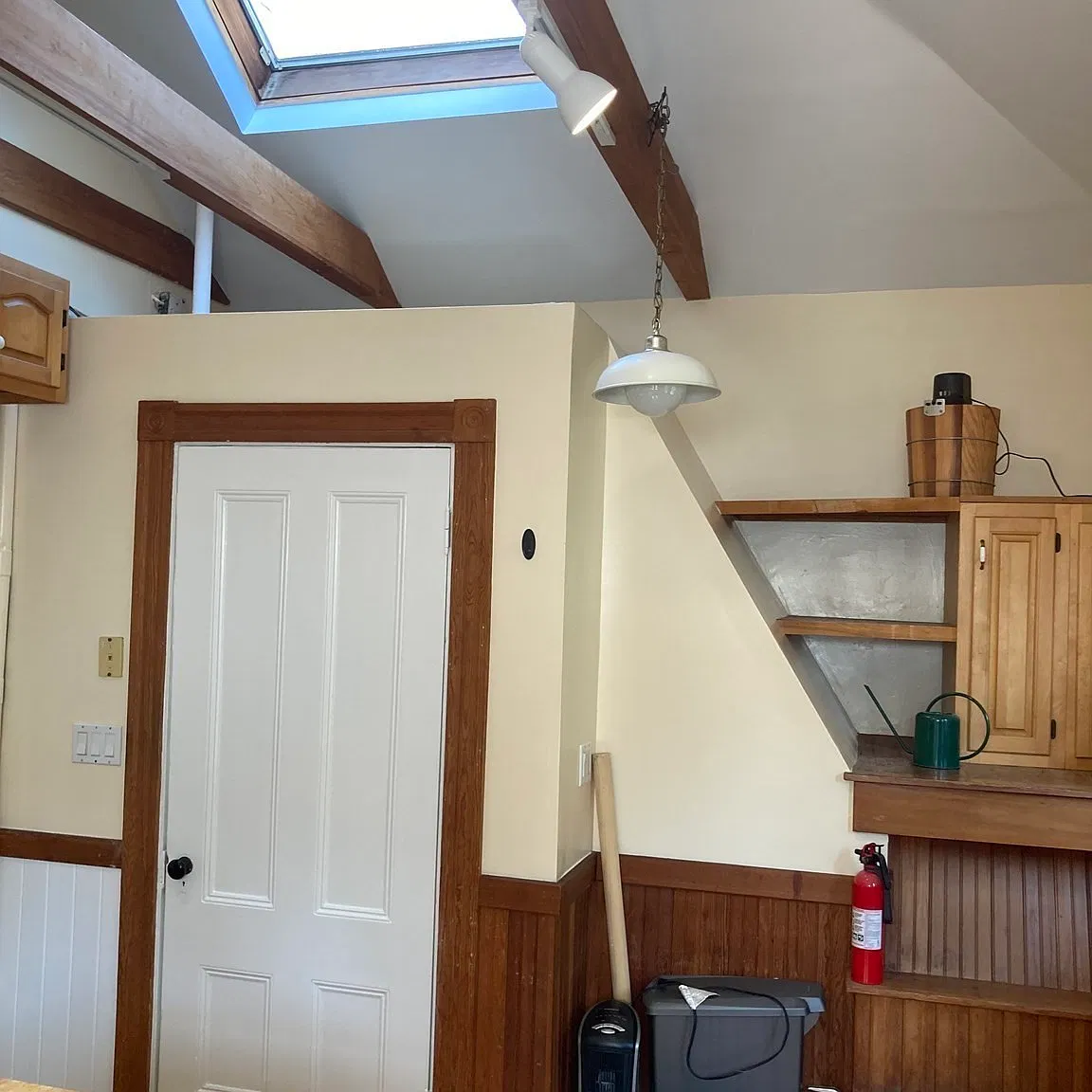 5 bed, 2.5 bath, 1775 sqft, $5,400 — Photo 3
