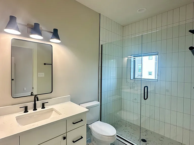 15 Vine St NE #15 — Photo 7