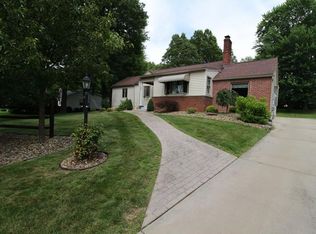 22 Cochran Dr, New Castle, PA 16105
