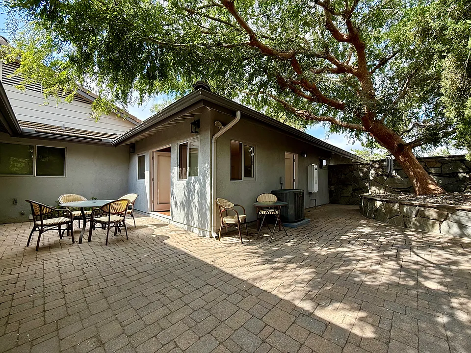 1105 Mesita Rd