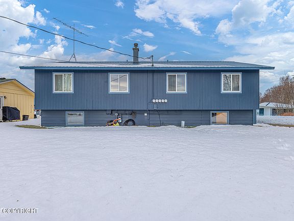 4th image of 1214 Lilac Ln