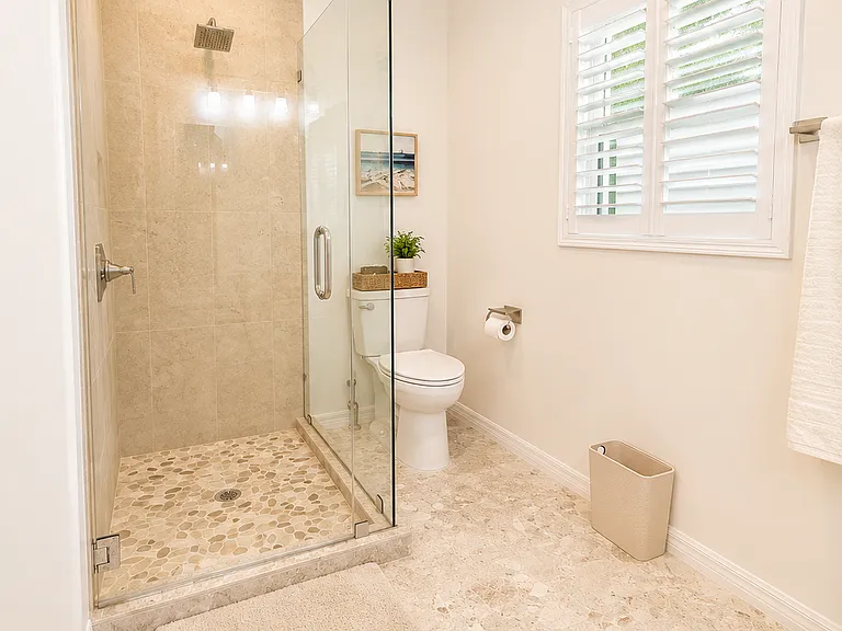 624 N Clementine St — Photo 14