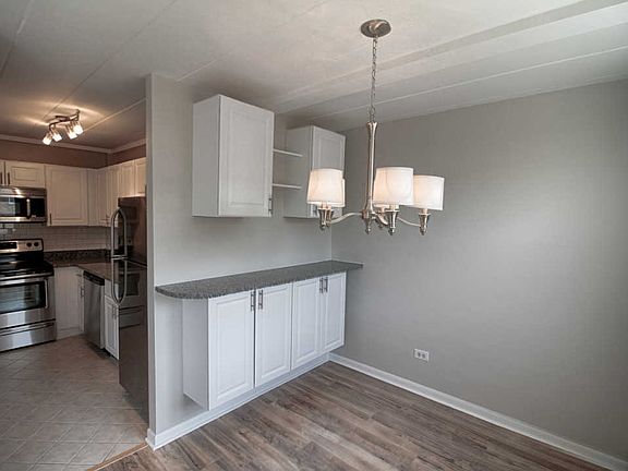 5th image of 2035 W Granville Ave APT 409