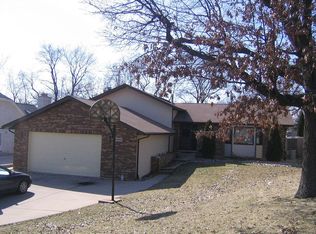 10S250 Skyline Dr, Burr Ridge, IL 60527