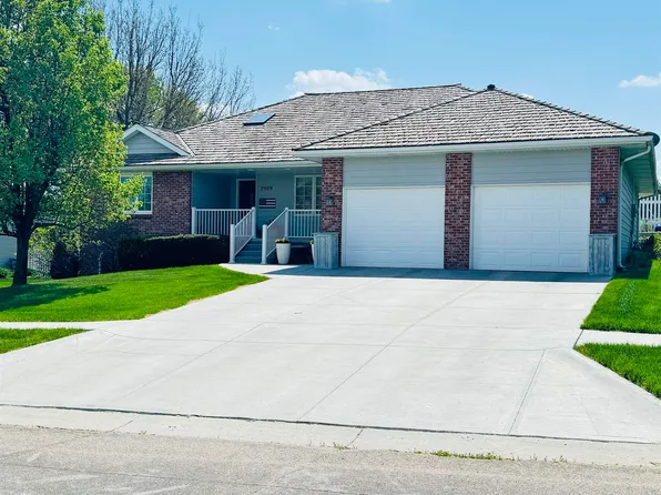 2909 Mach 1 Dr, Norfolk, NE 68701
