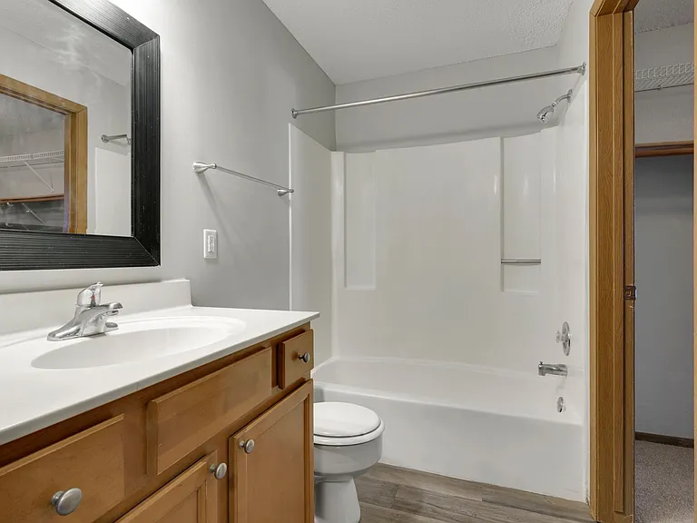 Summer Creek Apartments — Photo 14