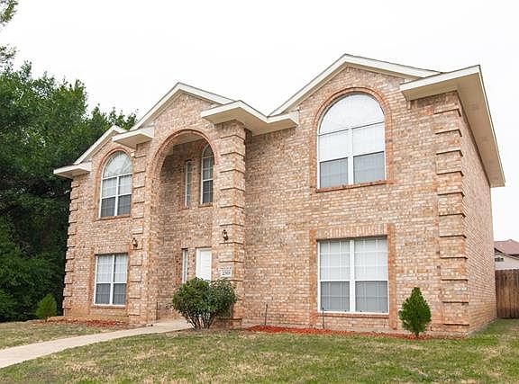 2nd image of 2301 Buckeye Dr