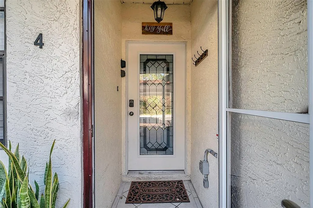 2 bed, 1.0 bath, 894 sqft, $1,395 — Photo 3