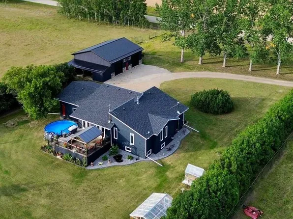 37408 N Sand Rd, Red Deer County, AB T4E 2S1