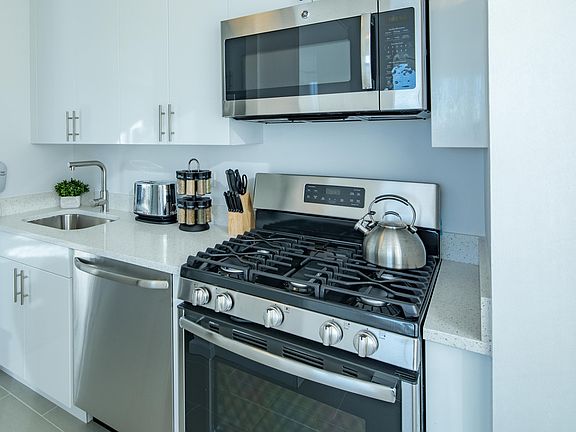 3rd image of 1 River Pl APT 2601