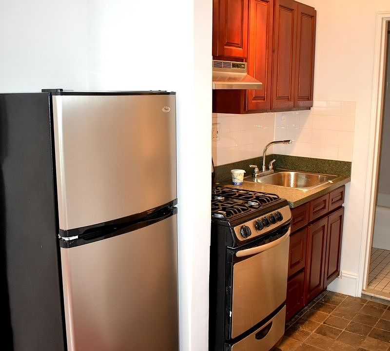 2nd image of 346 State St APT 2F