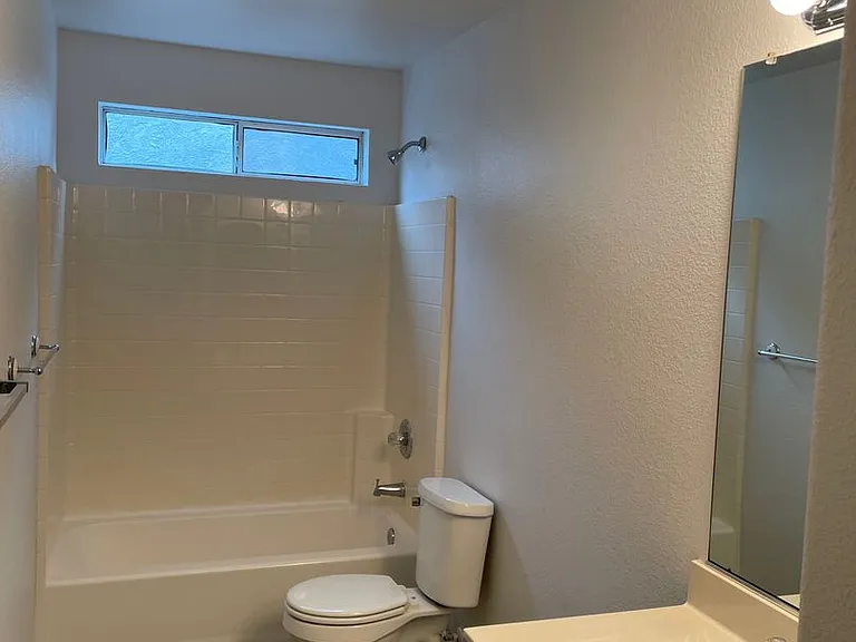 2126 Hannah Way — Photo 17