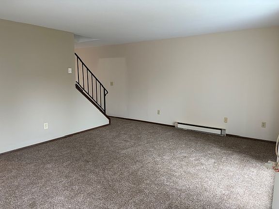 2nd image of 5633 Beachwood Dr #B