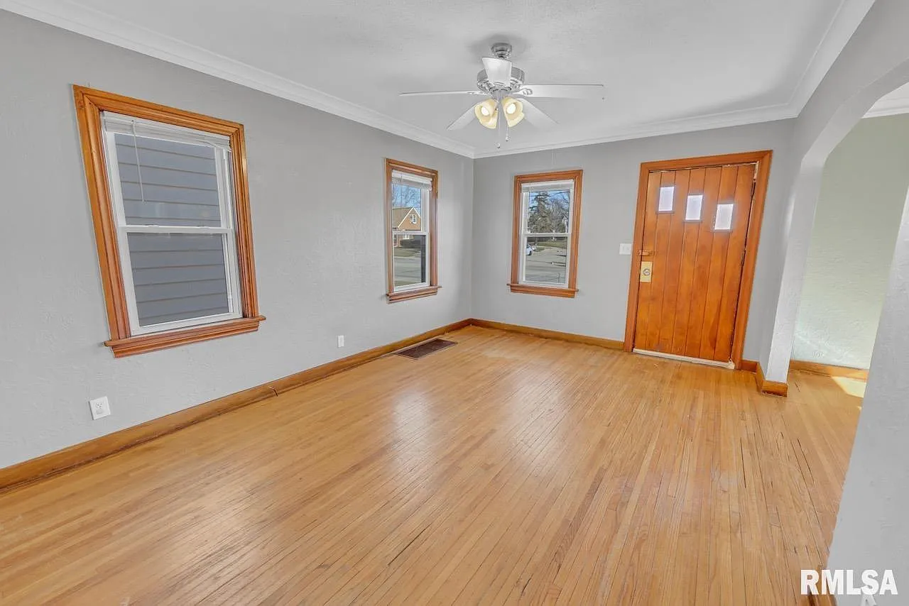 3 bed, 1.5 bath, 1224 sqft, $1,450 — Photo 3