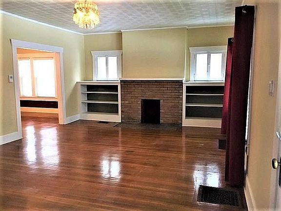 4th image of 1909 Ivanhoe Ct