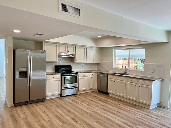 3rd image of 1502 Windy Meadow Dr