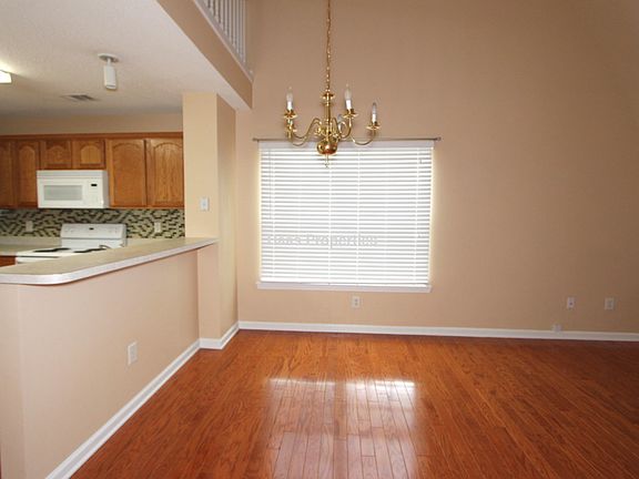 4th image of 254 Fox Creek Blvd