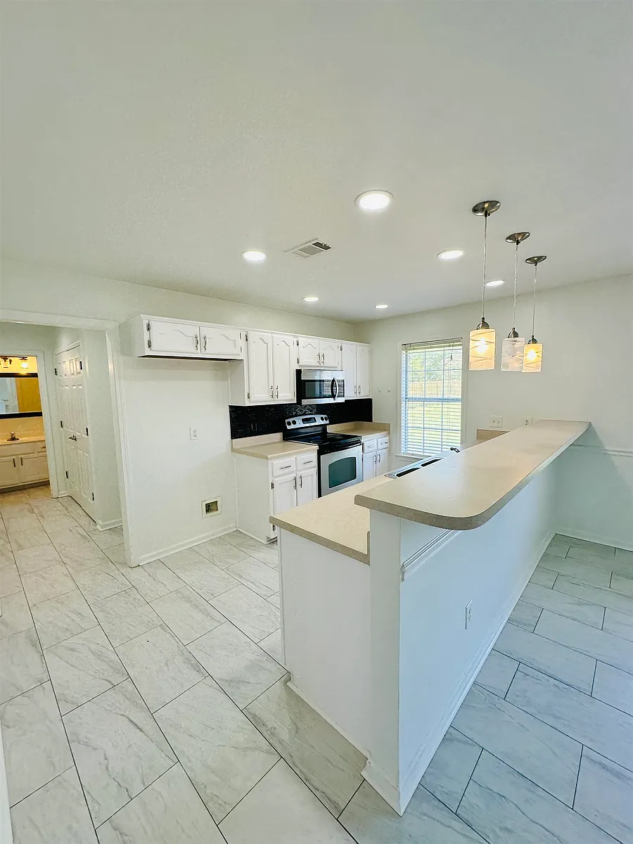 Building Photo - 10006 Cameron Ridge Trl