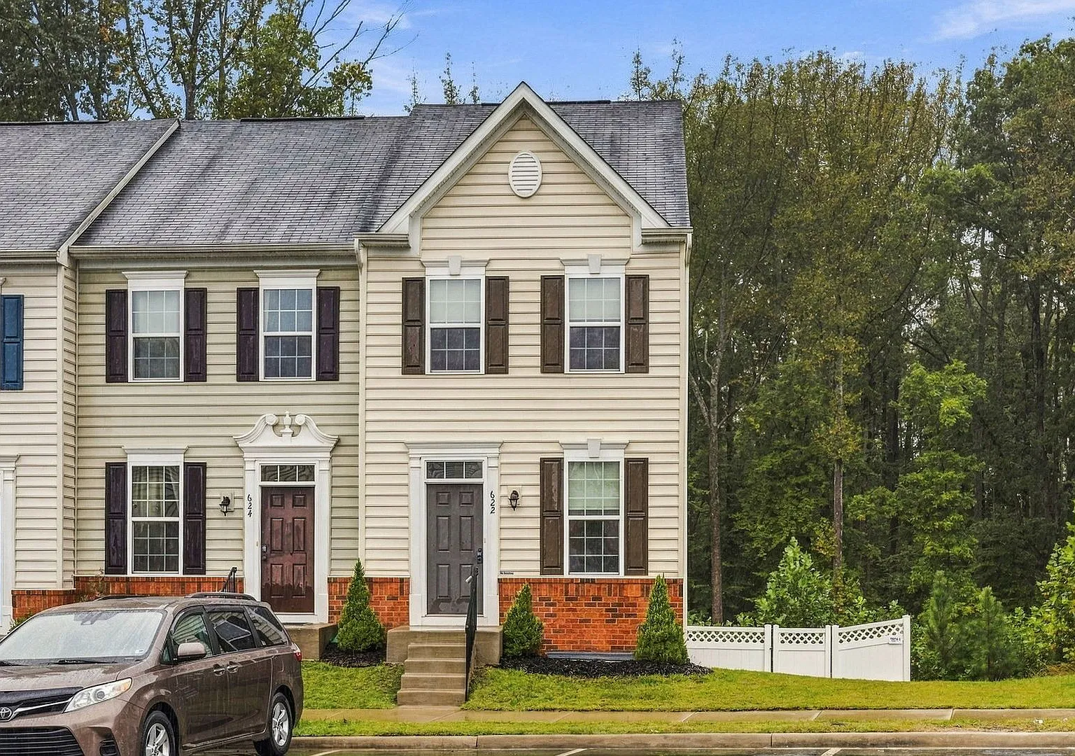 Townhouse In Rappahannock Landing-Fredericksburg (Stafford County) — Photo 3