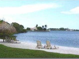 1100 Scotia Dr, Hypoluxo, FL 33462