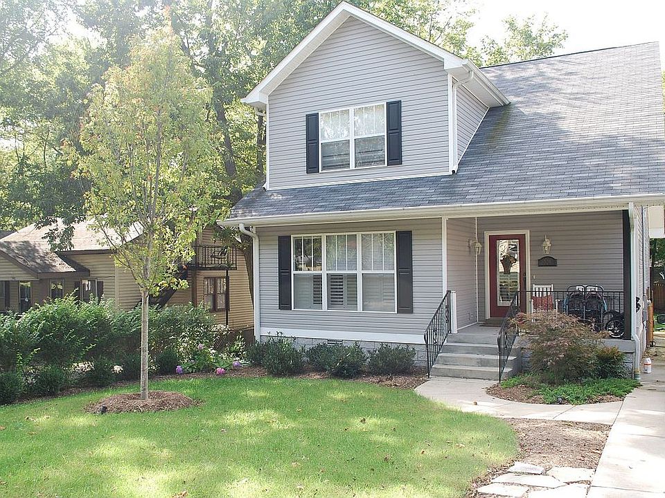 Built in 2006, short walk to the Richland Park Greenway and Bobbie's Dairy Dip