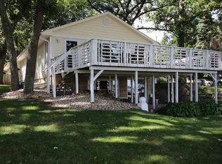 2520 Lakeshore Dr, Milford, IA 51351