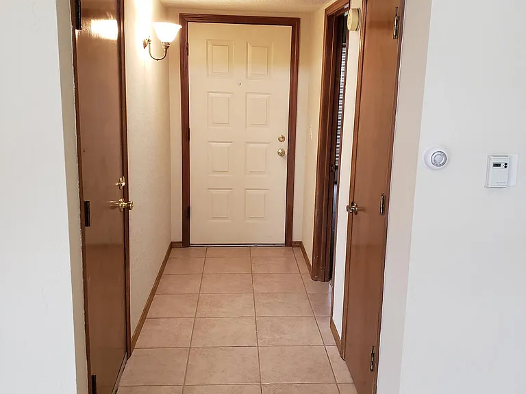 5713 Elmwood Dr NE — Photo 6