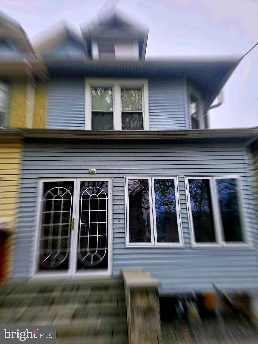 1009 Jackson St NE photo 1